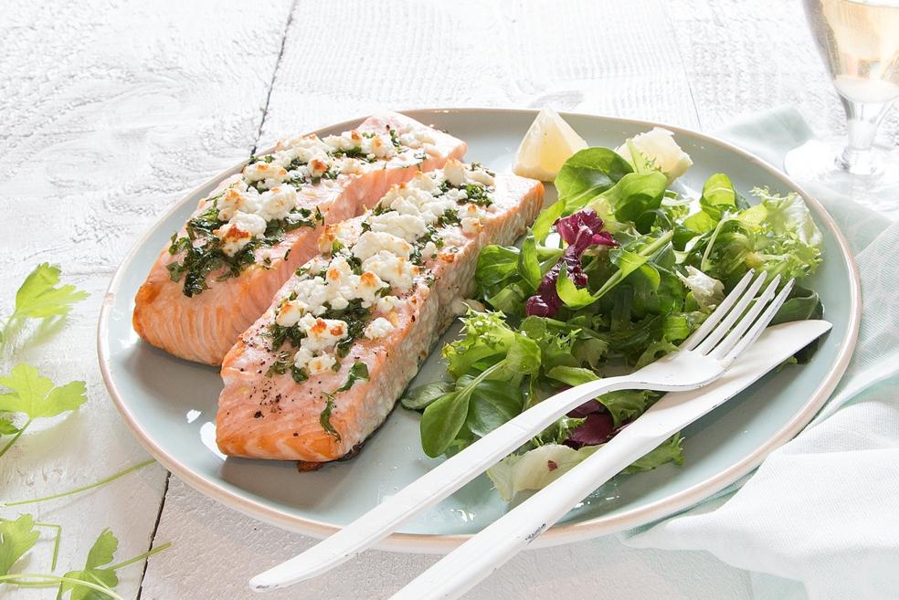 Ovengebakken zalm met kruidenkorst